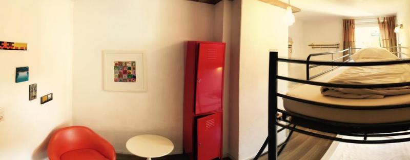 Weltempfaenger Backpacker Hostel Кёльн Экстерьер фото